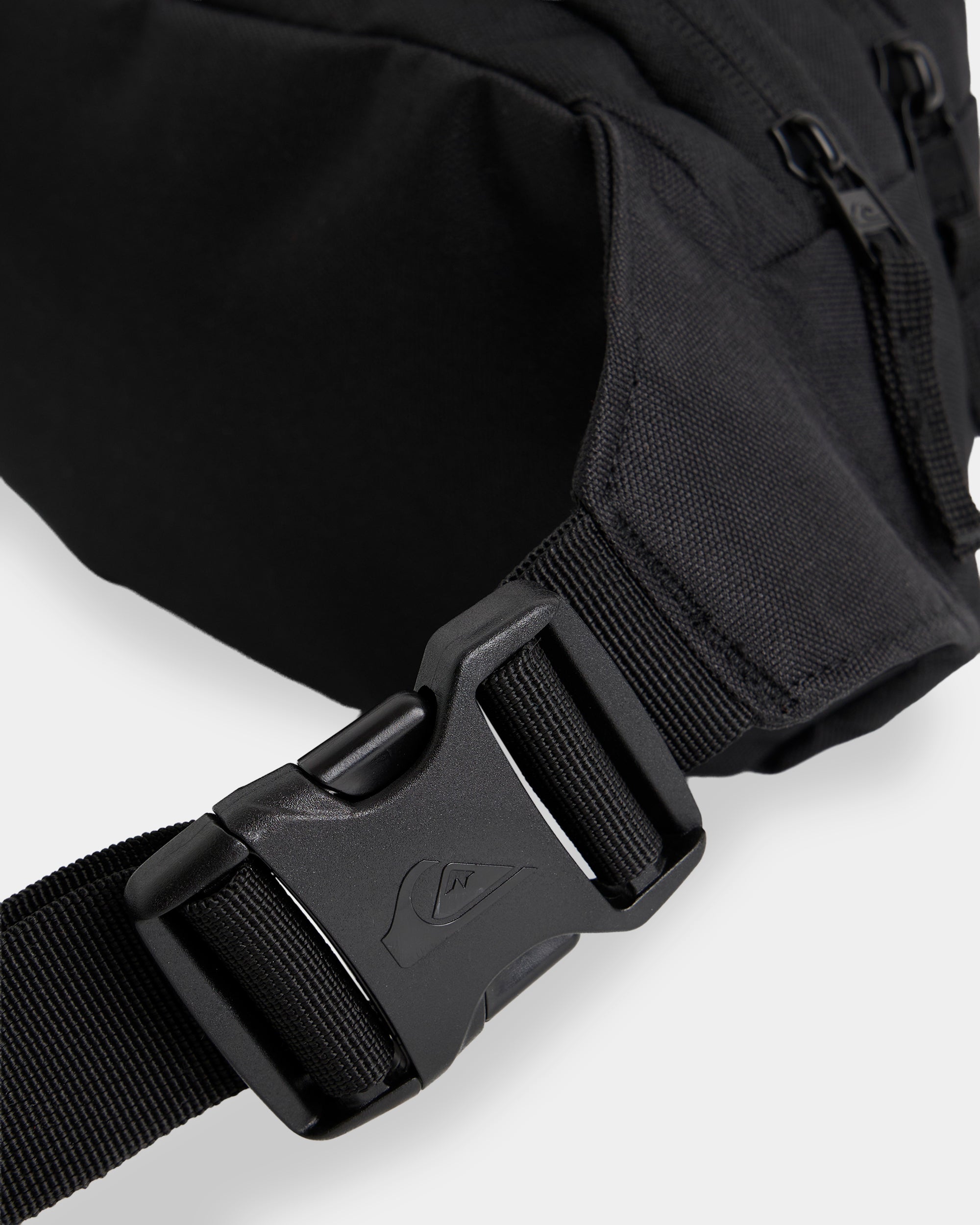 uqyba03011_quiksilver_blk_dtl1