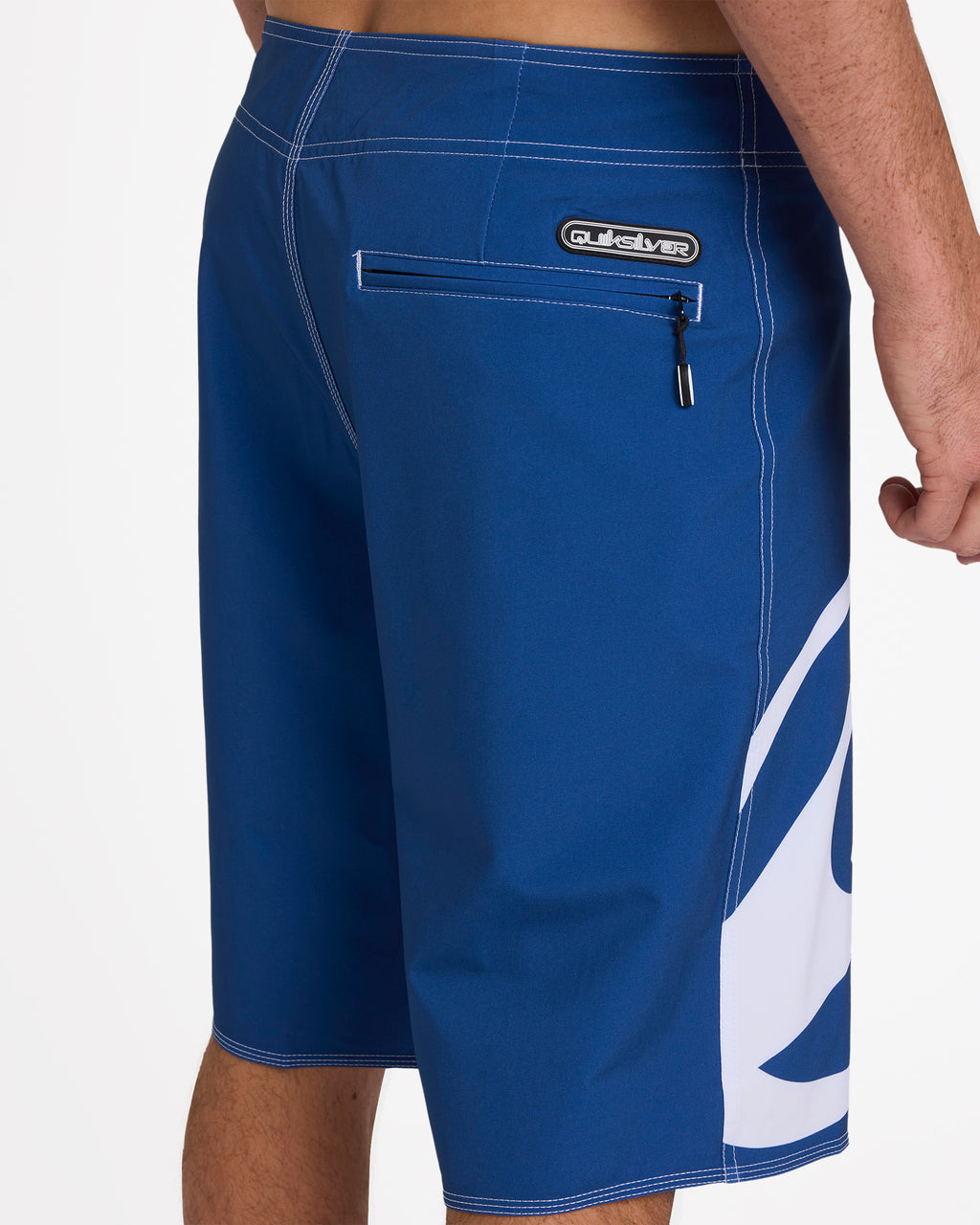 uqybs03110_quiksilver_bse0_dtl1