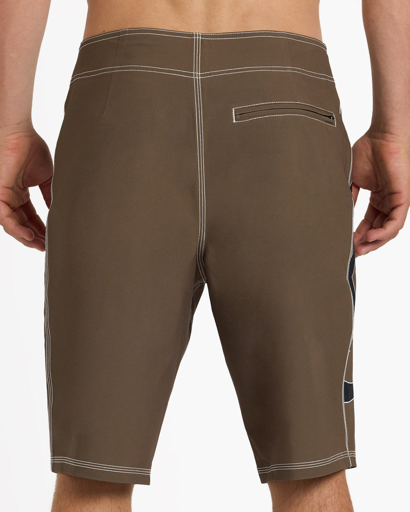 uqybs03116_quiksilver_cqp0_bck6