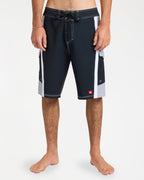 uqybs03118_quiksilver_kvj0_frt1
