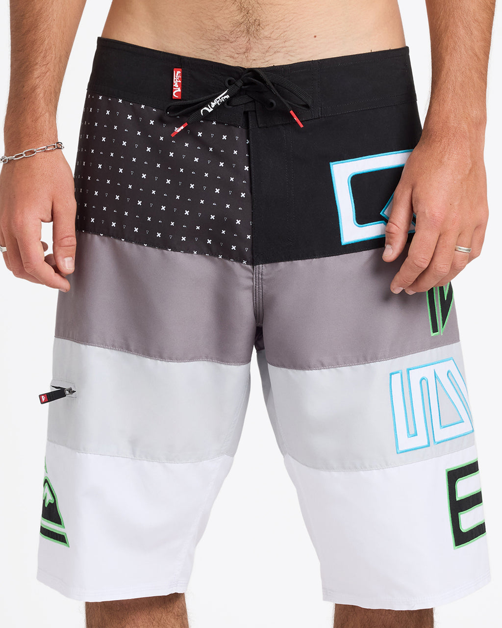 MO MASSIVE BOARDSHORT 23