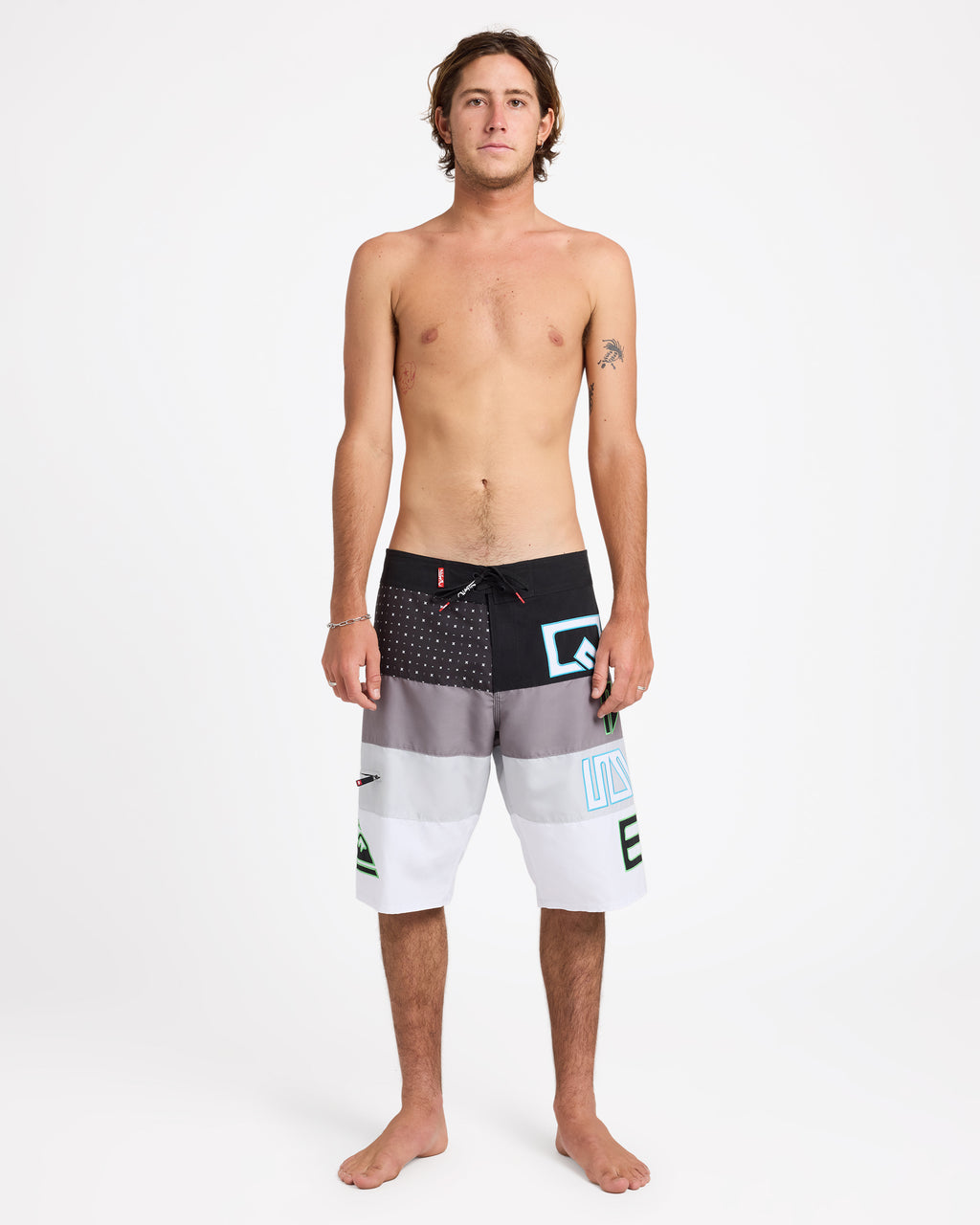 MO MASSIVE BOARDSHORT 23