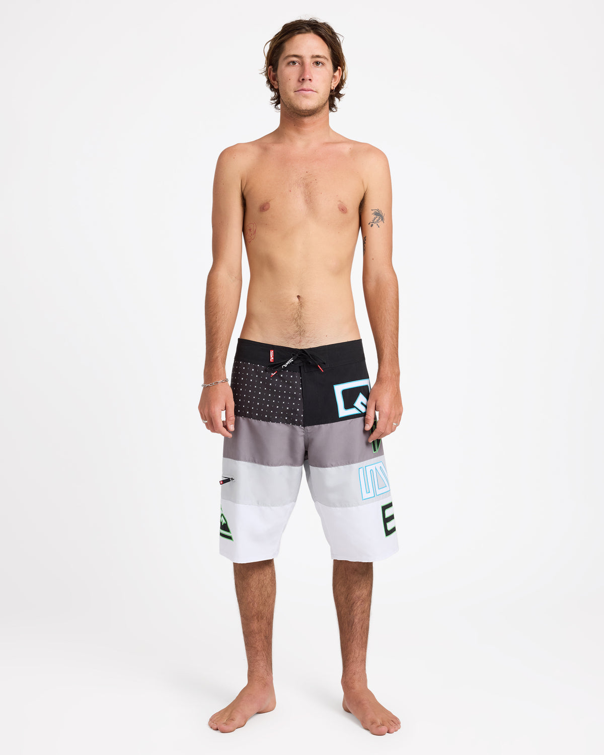 MO MASSIVE BOARDSHORT 23