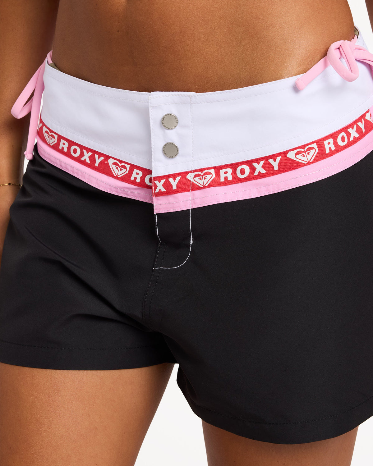 urjbs03020_roxy_blk_dtl1