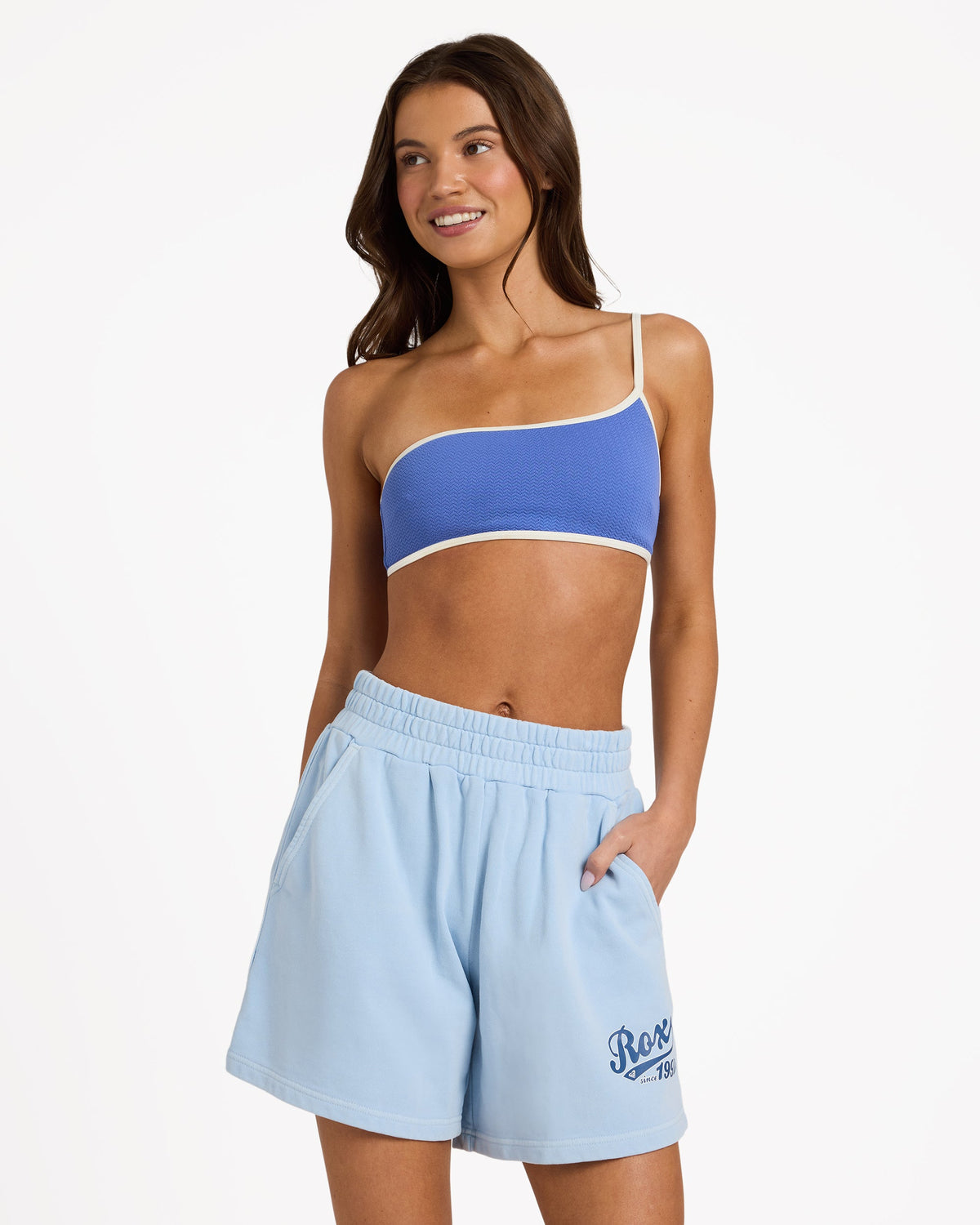 urjfb03067_roxy_bzr0_frt1