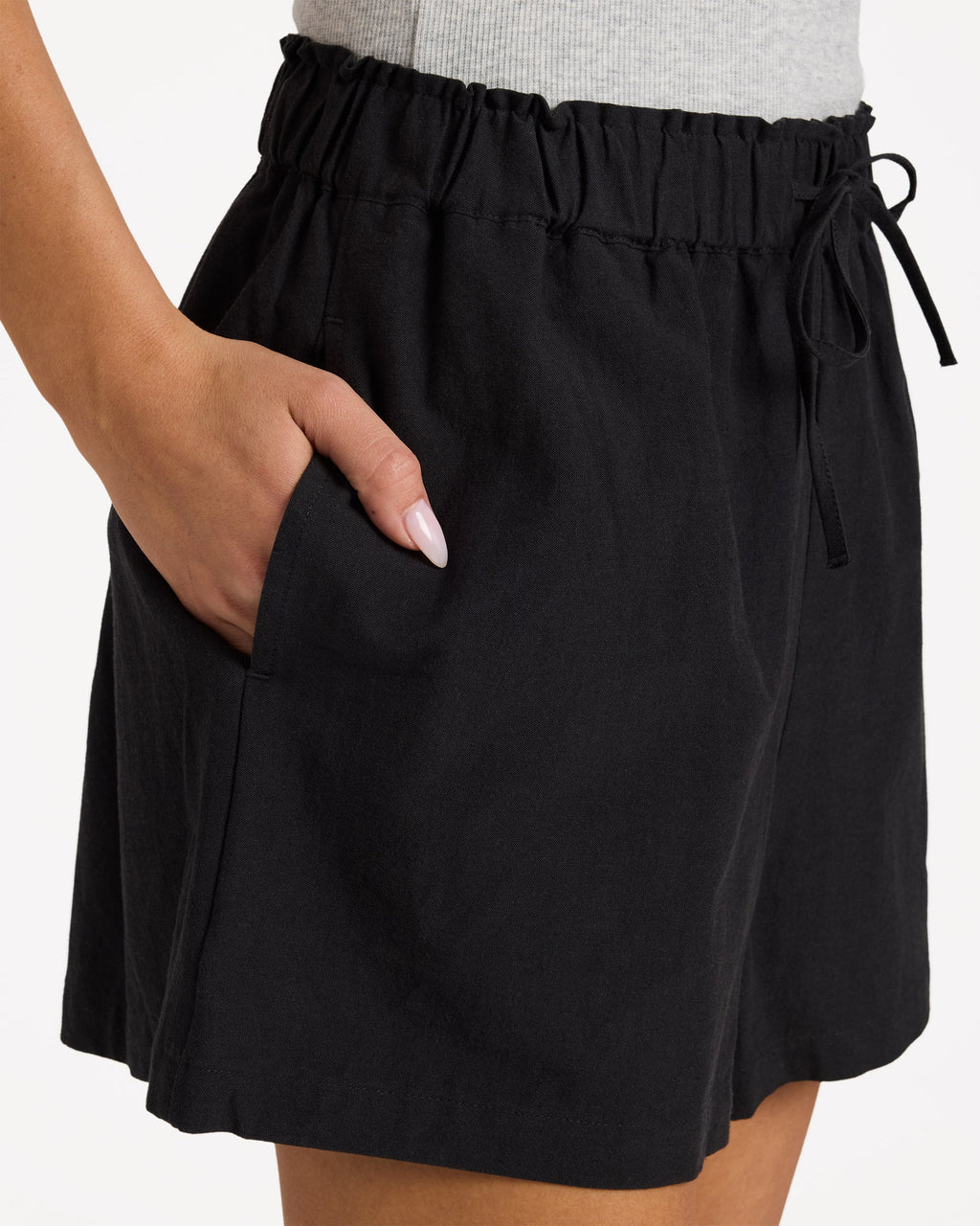 urjns03090_roxy_blk_dtl1