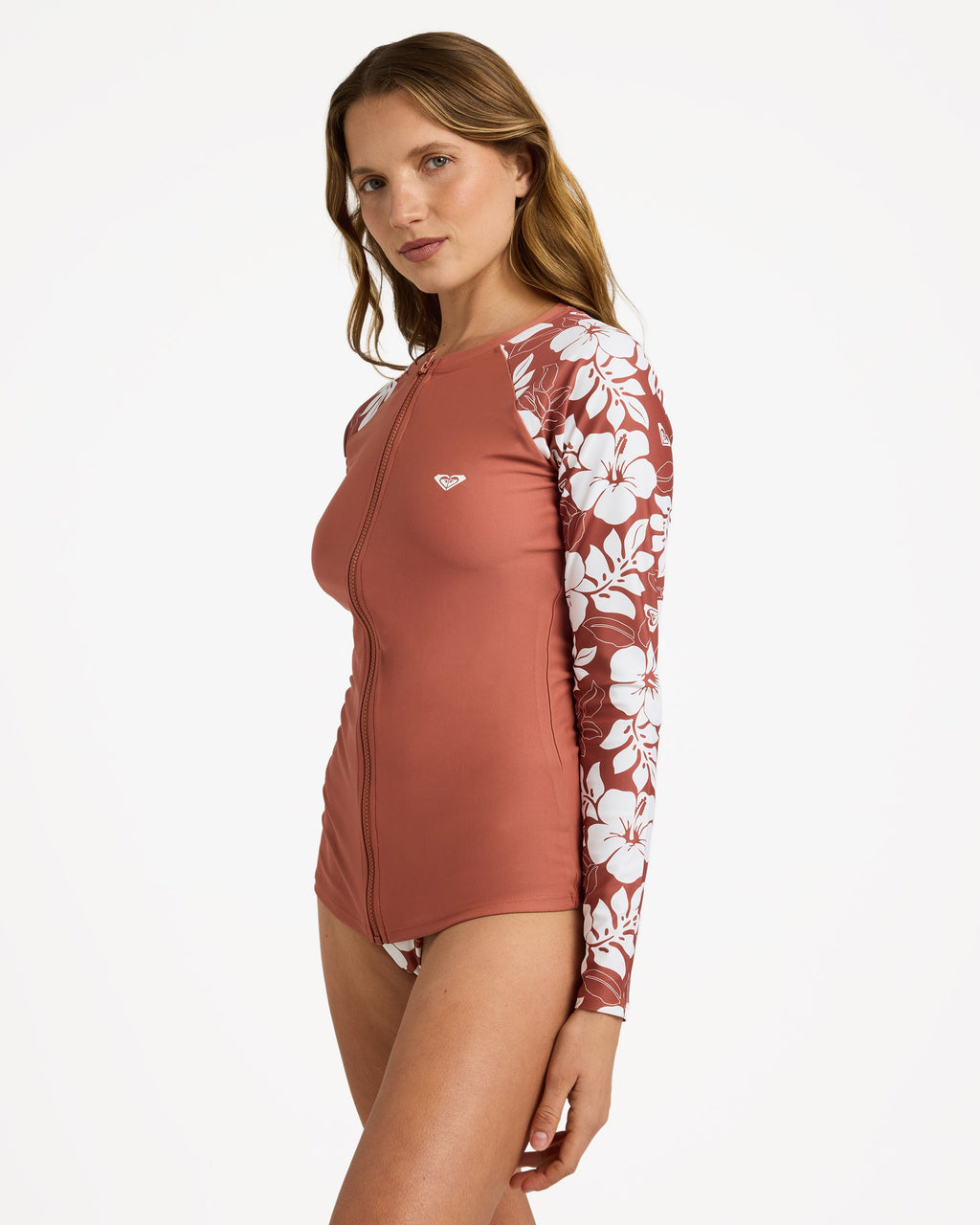 urjwr03274_roxy_cnn6_sd1