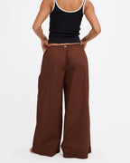 uvjnp00164_rvca_cho_bck4
