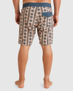 Mens Daisied 18" Boardshorts