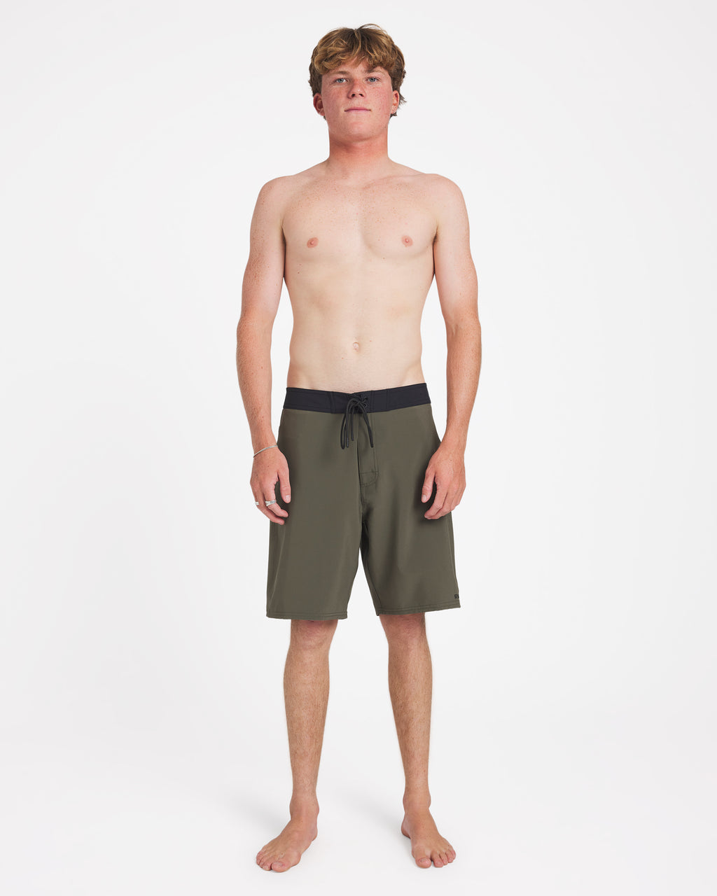 uvybs00146_rvca_fat_frt9