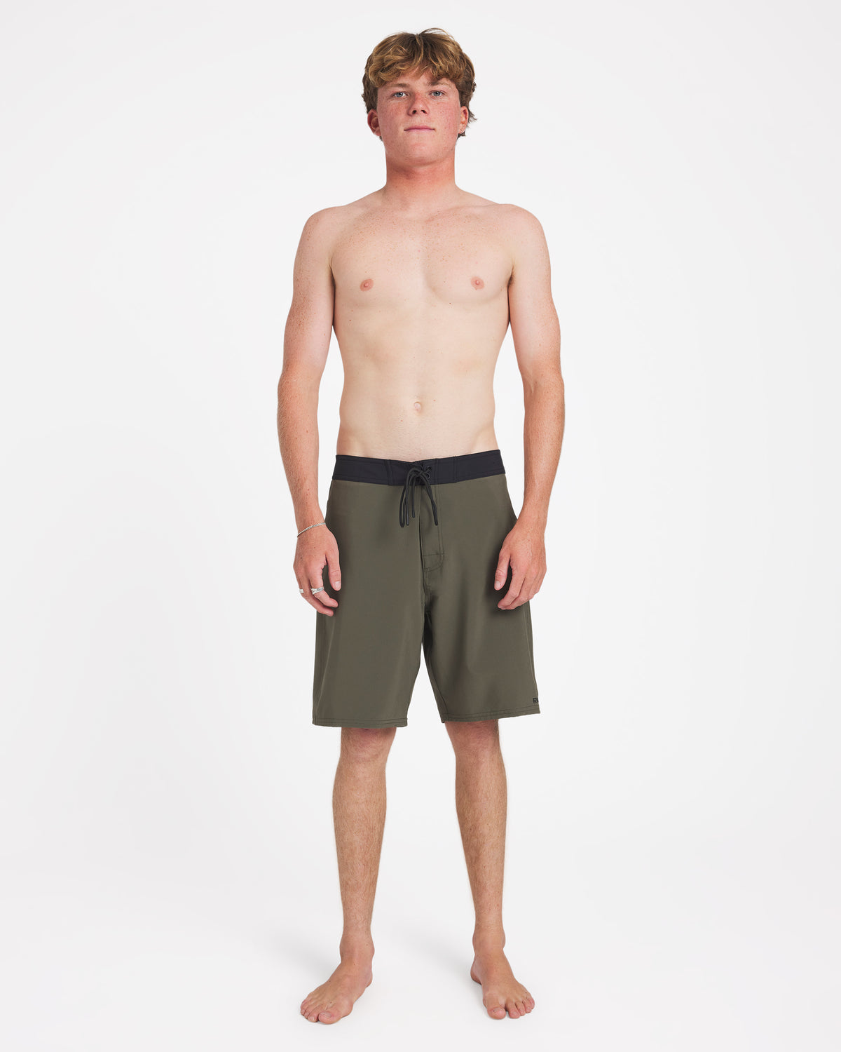 uvybs00146_rvca_fat_frt9