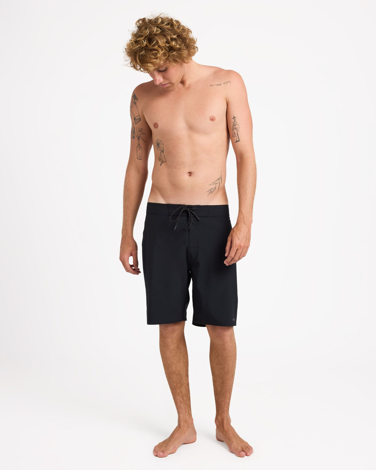 uvybs00170_rvca_blk_frt9