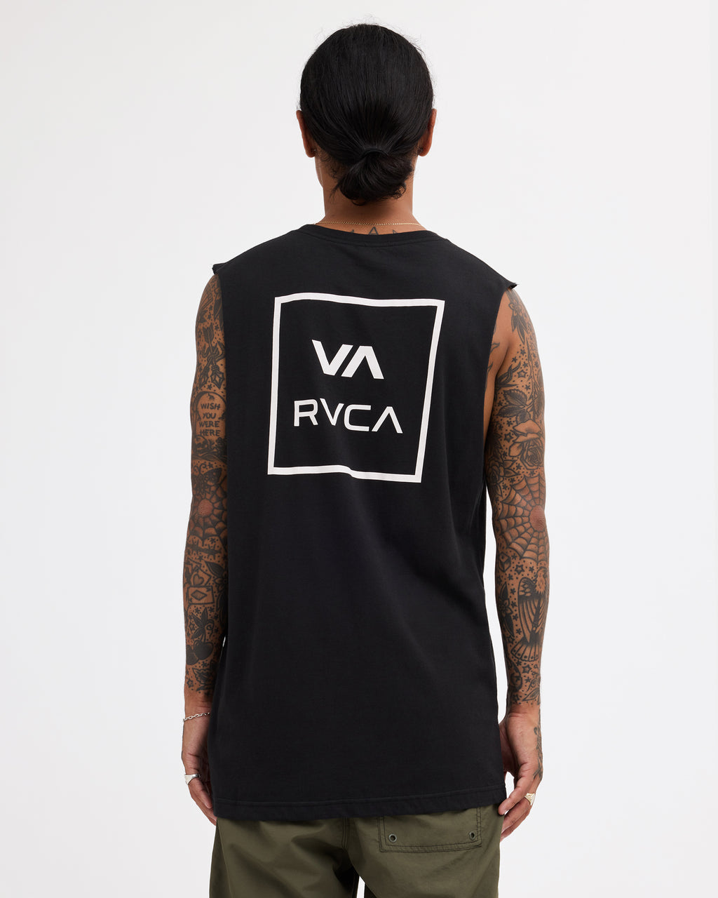 uvyzt00160_rvca_blk_bck1