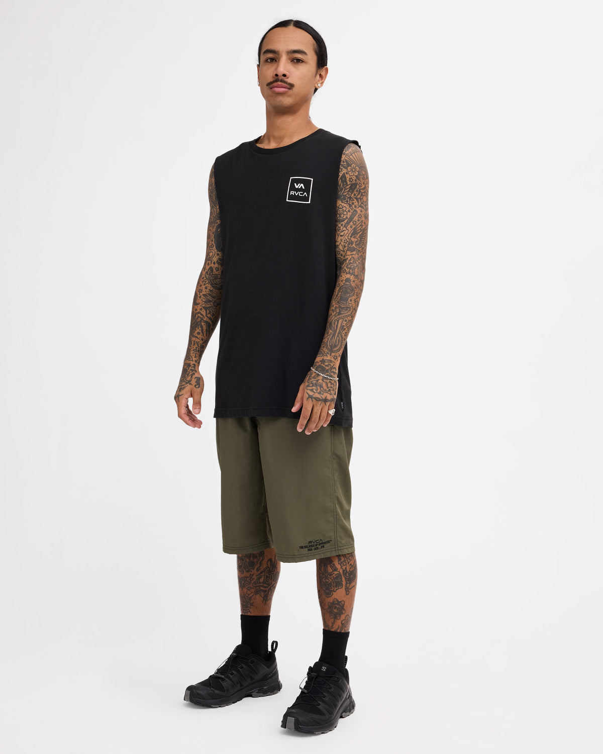 uvyzt00160_rvca_blk_frt9