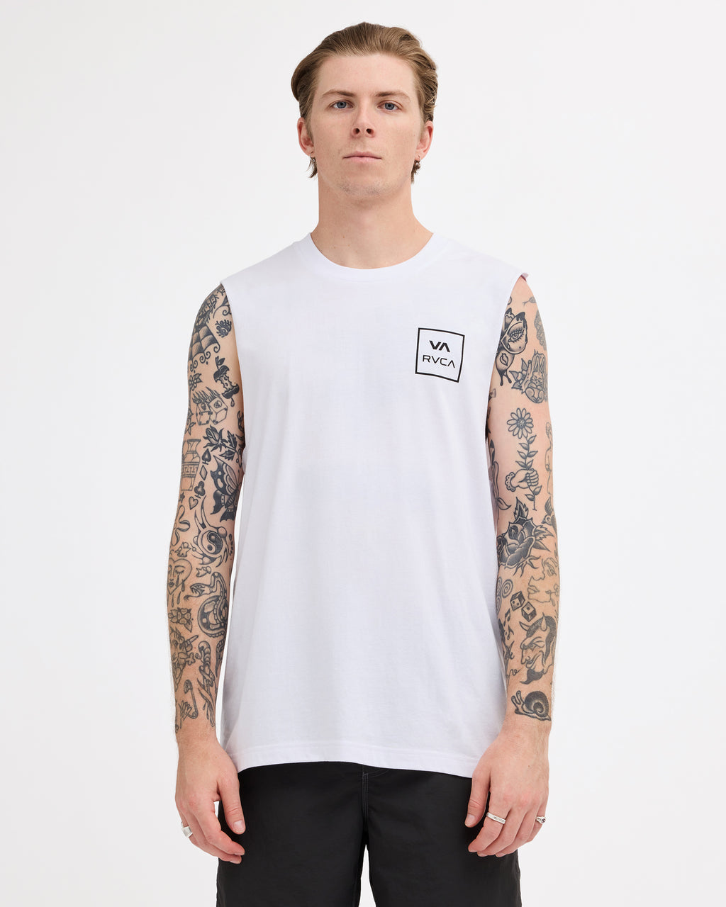uvyzt00160_rvca_wht_frt1