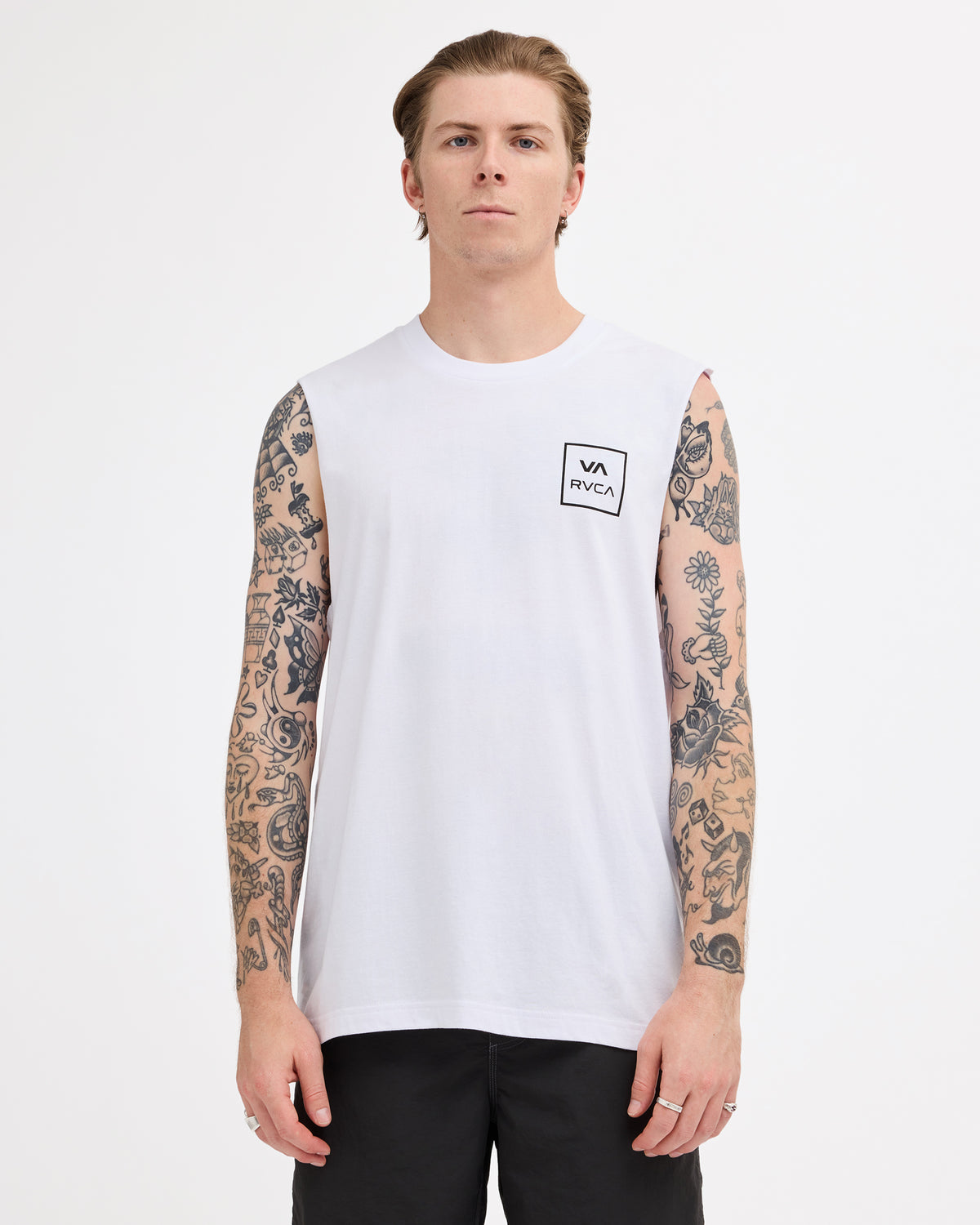 uvyzt00160_rvca_wht_frt1