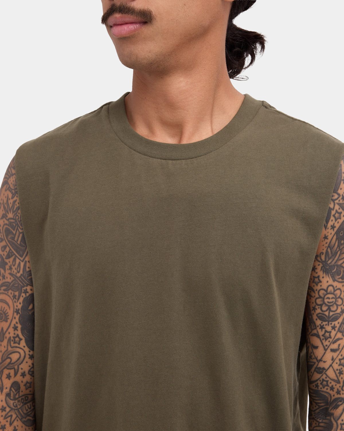 RVCA STANDARD MUSCLE