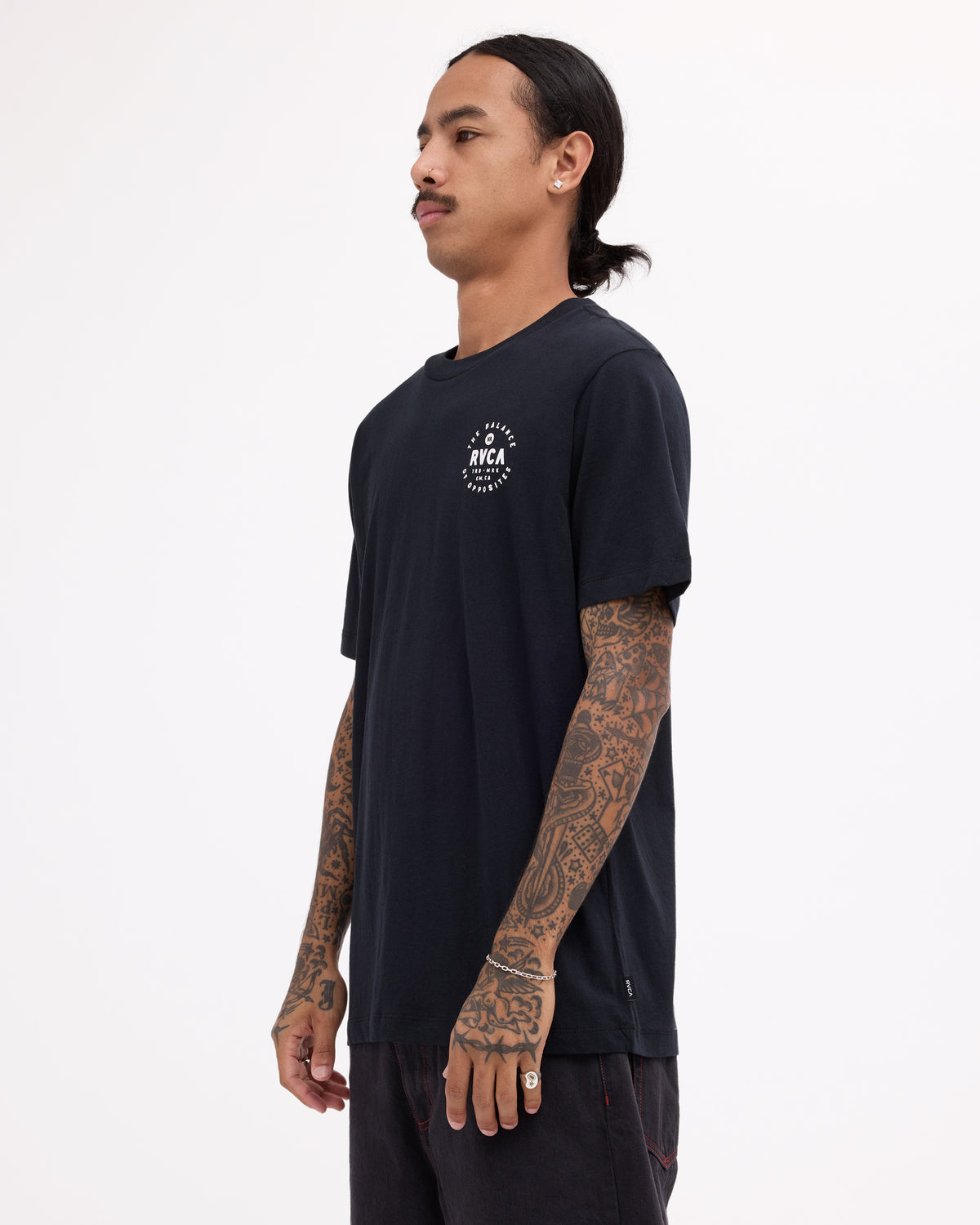 REACH (BLK)