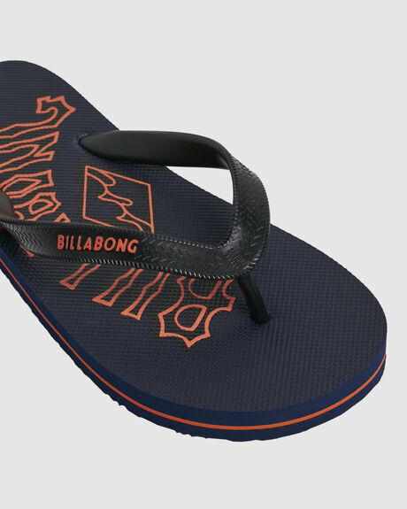 BOYS 8-16 ARCH WAVE THONG