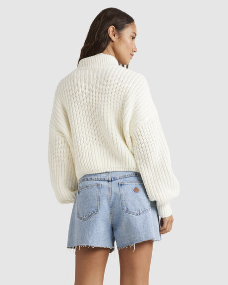 CABLES SWEATER
