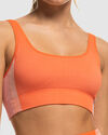 CHILL OUT SEAMLESS - MEDIUM IMPACT SPORTS BRA FOR WOMEN